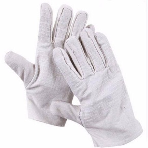 Protective gloves against mechanical risks